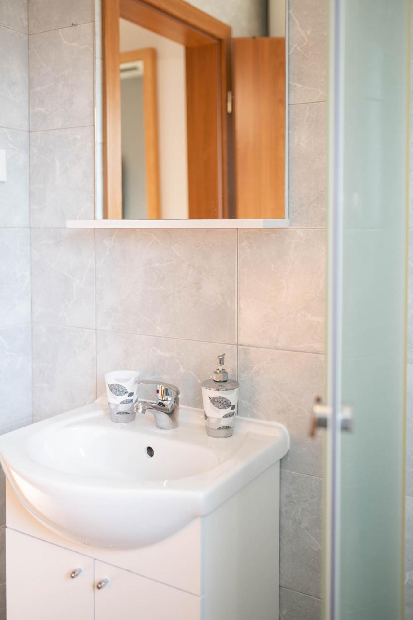 Apartment Thomas Новиград Екстериор снимка